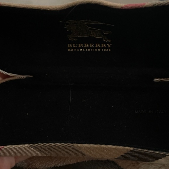 Burberry eyeglass case - Picture 2 of 8
